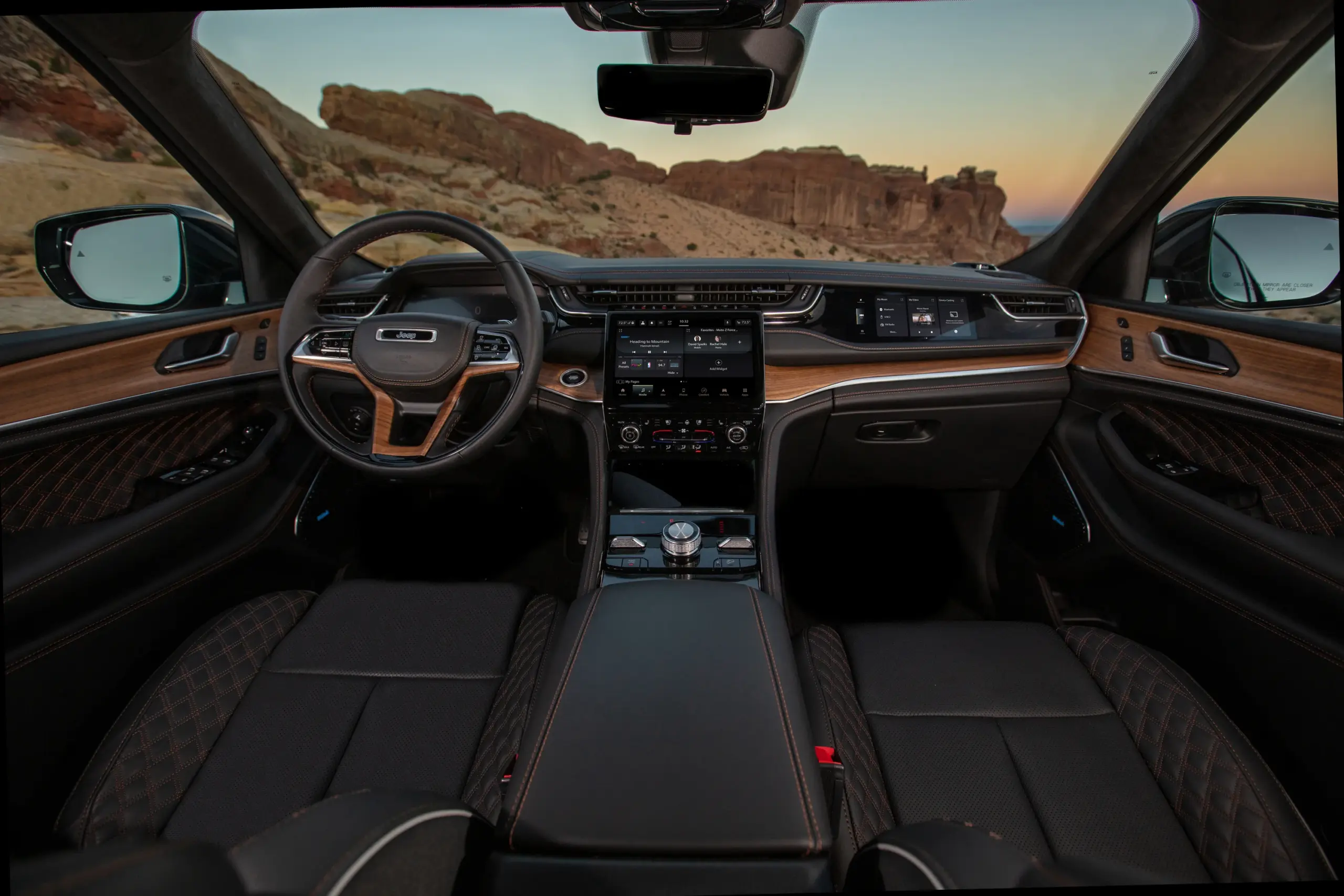 2025 Jeep® Grand Cherokee Interior